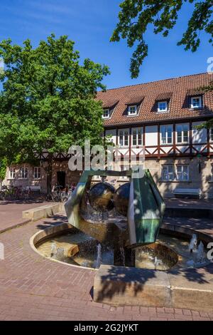 Maison à colombages à Ballhof avec fontaine, Hanovre, Basse-Saxe, Allemagne, Europe Banque D'Images