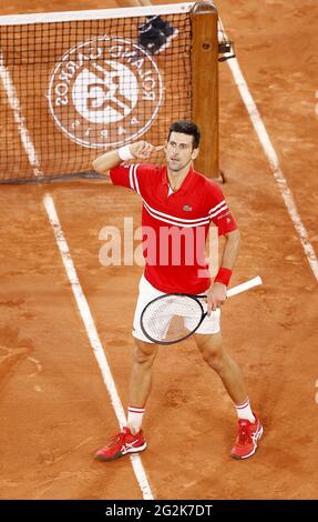 Paris, France. 11 juin 2021. Novak Djokovic de Serbie contre Rafael Nadal d'Espagne lors de la demi-finale du tournoi de tennis Roland-Garros 2021, Grand Chelem le 11 juin 2021 au stade Roland-Garros à Paris, France - photo Nicol Knightman/DPPI/LiveMedia Credit: Independent photo Agency/Alay Live News Banque D'Images