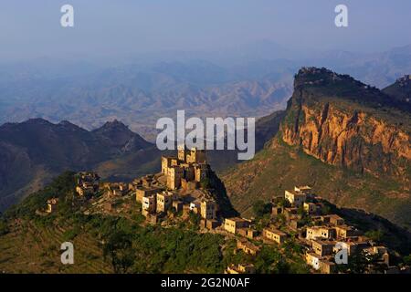 Yémen, montagnes centrales, village d'Al Jaray, région d'Al Mahwit. Banque D'Images