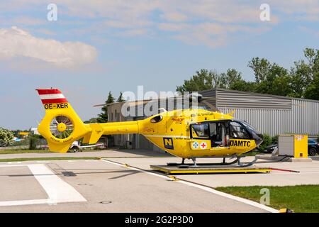 ÖAMTC-Flugrettung Christophorus 2 - le deuxième hélicoptère médical d'urgence en Autriche, opérant à partir de l'aérodrome de Gneixendorf, en Basse-Autriche Banque D'Images