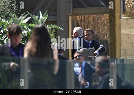 Le président français Emmanuel Macron s'est fait une déclaration avec le président américain Joe Biden lors d'un accueil officiel à Carbis Bay, lors du sommet du G7 à Cornwall. Date de la photo: Samedi 12 juin 2021. Banque D'Images