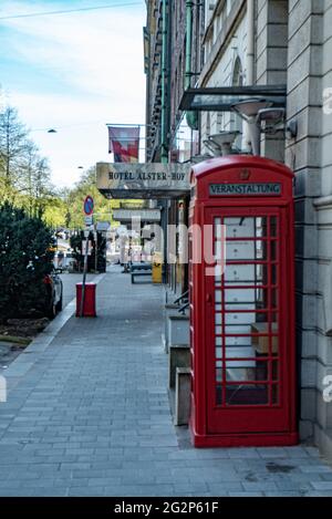 Britush Phone Boothin Hamburg - VILLE DE HAMBOURG, ALLEMAGNE - 10 MAI 2021 Banque D'Images