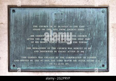 LONDRES ANGLETERRE INFORMATION PLAQUE MURALE POUR L'ÉGLISE ST DUNSTAN DANS L'EST Banque D'Images