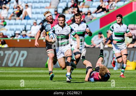 LONDRES, ROYAUME-UNI. 12 juin 2021. Adam Radwan de Newcastle Falcons (au centre) en action lors du match de rugby Gallagher Premiership entre Harlequins vs Newcastle Falcons au stade Twickenham Stoop, le samedi 12 juin 2021. LONDRES, ANGLETERRE. Credit: Taka G Wu/Alay Live News Banque D'Images