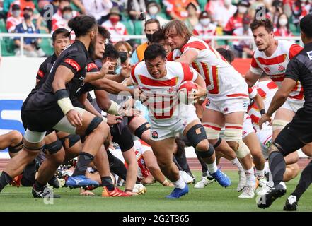 Fukuroi, Japon. 12 juin 2021. L'équipe nationale japonaise de rugby à capuche Kosuke Horikoshi porte le ballon lors d'un match contre les Sunwolves au stade Ecopa de Fukuroi, dans la préfecture de Shizuoka, le samedi 12 juin 2021. Le Japon XV a battu Sunwolves 32-17 lors d'un match d'envoi alors que l'équipe nationale aura un match contre les Lions britanniques et irlandais le mois prochain. Credit: Yoshio Tsunoda/AFLO/Alay Live News Banque D'Images