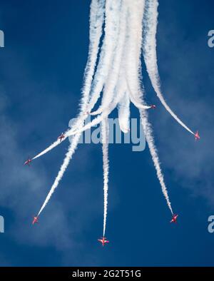 RNAS Culdrose, Helston, Cornwall, Royaume-Uni. 12 juin 2021. L'équipe RAF Red Arches Display de RNAS Culdrose pour le sommet du G7 Display Credit: Bob Sharples/Alay Live News Banque D'Images