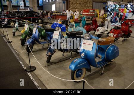 Vespas classique au Retro Malaga 2021, Andalousie, Espagne. Banque D'Images