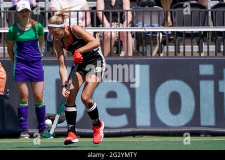 AMSTELVEEN, PAYS-BAS - JUIN 13: Kira Horn d'Allemagne lors du championnat européen de hockey les femmes finale entre les pays-Bas et l'Allemagne au Wagener Stadion le 13 juin 2021 à Amstelveen, pays-Bas (photo de Jeroen Meuwsen/Orange Pictures) Banque D'Images