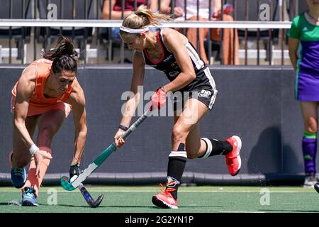 AMSTELVEEN, PAYS-BAS - JUIN 13: Kira Horn d'Allemagne lors du championnat européen de hockey les femmes finale entre les pays-Bas et l'Allemagne au Wagener Stadion le 13 juin 2021 à Amstelveen, pays-Bas (photo de Jeroen Meuwsen/Orange Pictures) Banque D'Images