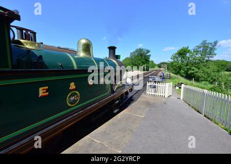 Une locomotive de classe H fonctionnant sur le chemin de fer Bluebel Banque D'Images