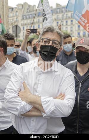 Paris, France. 6 juin 2021. Jean-Luc Mélenchon assiste à la marche nationale POUR NOS LIBERTÉS en réponse au climat de haine et de racisme Banque D'Images