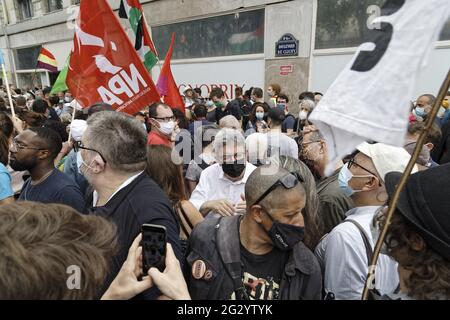 Paris, France. 6 juin 2021. Jean-Luc Mélenchon assiste à la marche nationale POUR NOS LIBERTÉS en réponse au climat de haine et de racisme Banque D'Images