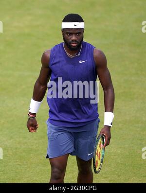 Frances Tiafoe en action lors de leur finale ATP challenger Singles contre Denis Kudla le neuf jour de l'Open de Viking au centre de tennis de Nottingham. Date de la photo: Dimanche 13 juin 2021. Banque D'Images