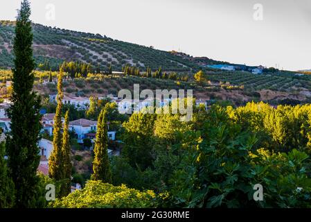 Almedinilla est une commune espagnole située à l'extrémité est de la région de Subbética Cordobesa dans la province de Cordoue, Andalousie. Almedinilla, Banque D'Images