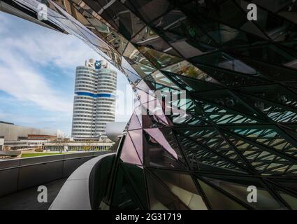 BMW Welt et le siège de BMW - Munich, Allemagne Banque D'Images