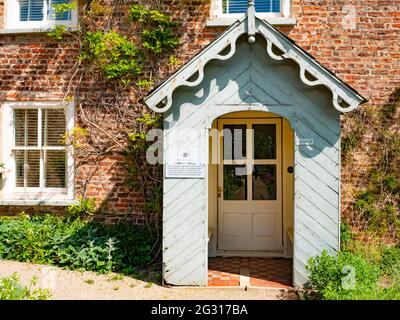 Détaillez le cottage des jardiniers au Rose Garden Wynyard Hall Tees Valley Angleterre en été Banque D'Images