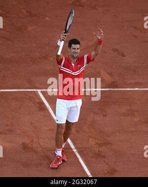 Paris, FRA. 13 juin 2021. Paris, Roland Garros, French Open Day 15 13/06/2021 Novak Djokovic (SRB remporte le Mens Singles final Credit: Roger Parker/Alay Live News Banque D'Images