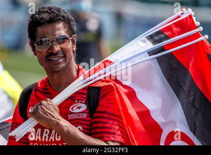 Ealing, Royaume-Uni. 13 juin 2021. Les supporters de Saracens avant le championnat Greene King IPA jouent le match final de la 1ère coupe entre Ealing Trailfinders et Saracens au club de rugby Ealing Trailfinders, Ealing, Angleterre, le 13 juin 2021. Photo de Phil Hutchinson. Utilisation éditoriale uniquement, licence requise pour une utilisation commerciale. Aucune utilisation dans les Paris, les jeux ou les publications d'un seul club/ligue/joueur. Crédit : UK Sports pics Ltd/Alay Live News Banque D'Images