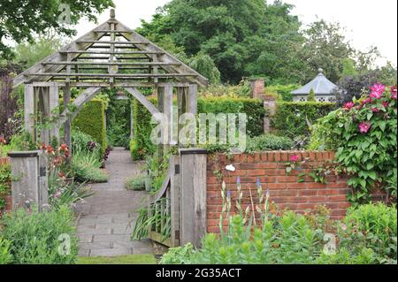 WOLLERTON, SHROPSHIRE / ROYAUME-UNI - 22 MAI 2014 : le jardin du Wollerton Old Hall Banque D'Images