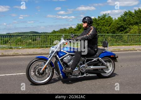 2010 Blue Harley Davidson Vrscaw V-Rod 1250 09 1247cc moto de croisière, motard de moto; transport à deux roues, motocyclettes, véhicule, Routes, motos, motocyclistes motards motorisés à Chorley, Banque D'Images