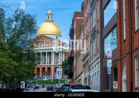 Massachusetts State House le siège du gouvernement, avec dôme doré et colonnes dans la ville de Boston, Etats-Unis. Le Massachusetts State House, également connu Banque D'Images