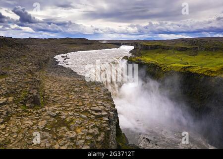 Vue aérienne de la cascade de Dettifoss en Islande Banque D'Images