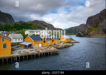 Village de pêcheurs historique de Nusfjord sur les îles Lofoten, Norvège Banque D'Images