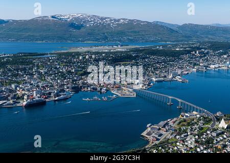 Vue sur Tromso depuis Fjellstua, Tromso, Norvège Banque D'Images