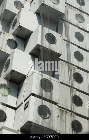 Nakagin Capsule Tower, quartier de Shimbashi, Tokyo, Japon Banque D'Images