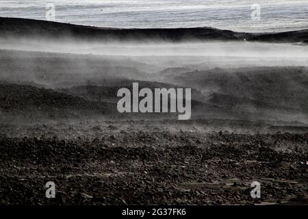 Bord de glacier, glacier, pierres noires, Langjoekull, hautes terres, Centre de l'Islande, Islande Banque D'Images