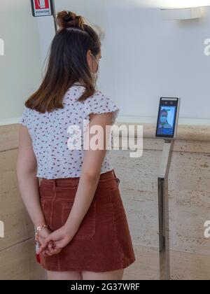 Italie, Rome, 4 juin 2020 : le musée Galleria Borghese rouvre après près de 3 mois de confinement en raison de la pandémie de covid-19. Photo : visiteurs Banque D'Images