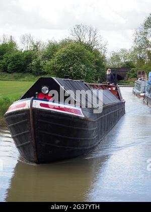 Un bateau d'époque sur le canal d'Oxford Sud Banque D'Images