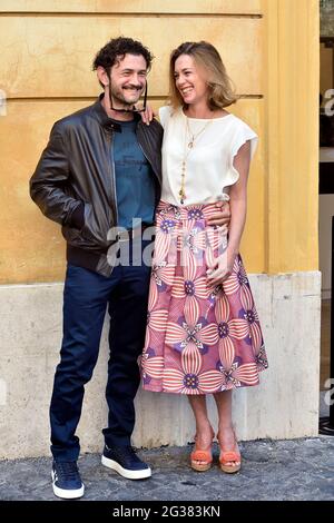 L'actrice italienne Milena Mancini et Vinicio Marchioni pendant la séance photo du film le jour et la nuit par Daniele Vicari. Rome (Italie), 14 juin 2021 Banque D'Images