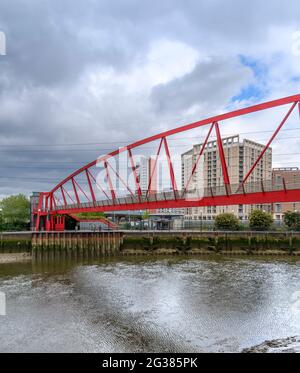 London City Island est desservie par la station Canning Town sur le Docklands Light Railway (DLR) et la ligne Jubilee du réseau métropolitain de Londres. Banque D'Images