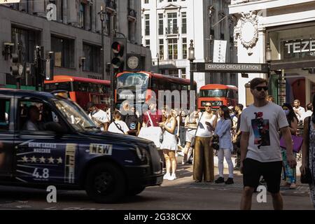 Londres Oxford Street Bond Street leicester Square Banque D'Images