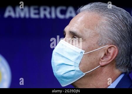 BRASILIA, BRÉSIL - JUIN 13: Tite Bacchi entraîneur en chef du Brésil regarde, pendant le match entre le Brésil et le Venezuela dans le cadre de Conmebol Copa America Brésil 2021 au Mane Garrincha Stadium le 13 2021 juin à Brasilia, Brésil..(photo de MB Media) Banque D'Images