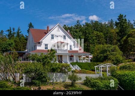 L'hôtel Orcas, une auberge et un café historiques construits en 1904, dans le village d'Orcas sur l'île d'Orcas, dans les îles San Juan dans l'État de Washington, États-Unis. Banque D'Images