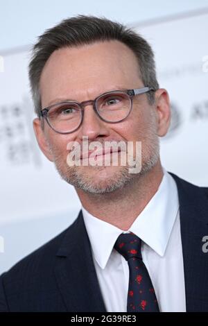 New York, États-Unis. 14 juin 2021. L'acteur Christian Slater assiste au « Dr. Death” première au Tribeca film Festival 2021 qui a eu lieu à Pier 76 à New York, NY, le 14 juin 2021. (Photo par Anthony Behar/Sipa USA) crédit: SIPA USA/Alay Live News Banque D'Images