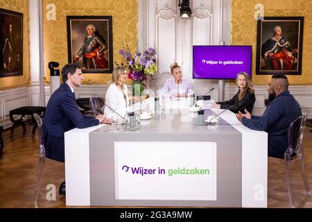 Queen Maxima pendant le symposium annuel à la plate-forme Money Wise. Le thème est « les soucis de l'argent, la prévention est mieux que la guérison ». Le ministre des Finances, M. Hoekstra, est également présent. En raison des mesures de corona, la réunion ne peut être suivie que par une diffusion en direct. La Haye, pays-Bas, le 14 juin 2021. Photo de Brunopress/ROTA/P. van Katwijk/ABACAPRESS.COM Banque D'Images