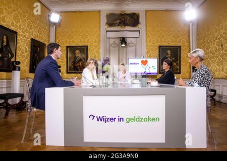 Queen Maxima pendant le symposium annuel à la plate-forme Money Wise. Le thème est « les soucis de l'argent, la prévention est mieux que la guérison ». Le ministre des Finances, M. Hoekstra, est également présent. En raison des mesures de corona, la réunion ne peut être suivie que par une diffusion en direct. La Haye, pays-Bas, le 14 juin 2021. Photo de Brunopress/ROTA/P. van Katwijk/ABACAPRESS.COM Banque D'Images