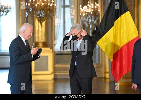 LE président AMÉRICAIN Joe Biden et le roi Philippe - Filip de Belgique photographiés lors d'une audience au Palais Royal de Bruxelles, le mardi 15 juin 2021. Les États-Unis Banque D'Images