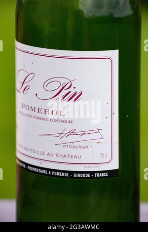 Pomerol, Château le PIN, bouteille de vin de Bordeaux Banque D'Images