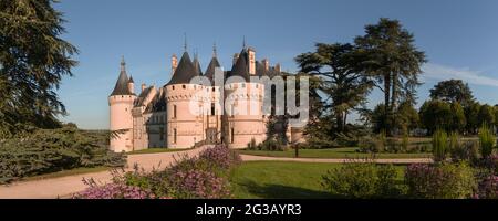 FRANCE - VALLÉE DE LA LOIRE - LOIR ET CHER (41) - CHÂTEAU DE CHAUMONT SUR LOIRE : ENTRÉE PRINCIPALE VUE DU SUD-EST ET DU PARC, D'UNE SURFACE DE 32 HEC Banque D'Images