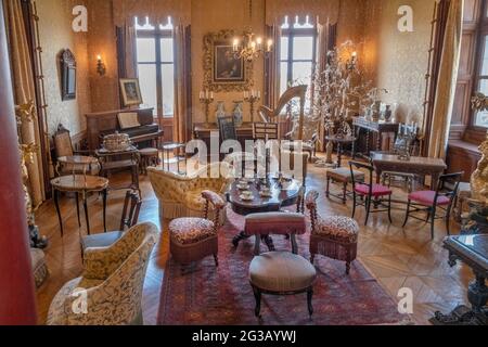 FRANCE - VAL DE LOIRE - LOIR ET CHER (41) - CHÂTEAU DE CHAUMONT SUR LOIRE : LE GRAND LLOUNGE, DONT LE DÉCOR S'INSPIRE DU CHÂTEAU ROYAL DE BLOIS. TH Banque D'Images