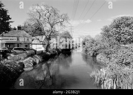 Coppermill Stream sur Walthamstow Wetlands, North London, Royaume-Uni Banque D'Images