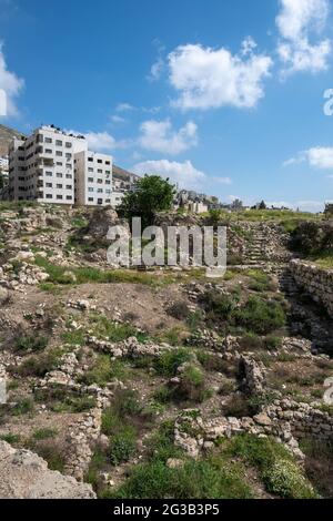 Le parc archéologique de Tell Balata est le site des vestiges d'une ancienne ville cananéenne/Israélite située en Cisjordanie palestinienne. Banque D'Images