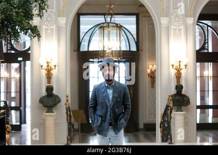 Rome, Italie. 14 juin 2021. L'acteur Yahya Mahayni pose pour les photographes pendant la séance photo du film l'homme qui a vendu sa peau, titre original l'homme qui a vendu sa peau, à l'hôtel St Regis. Rome (Italie), 14 juin 2021 photo Samantha Zucchi Insidefoto crédit: Insidefoto srl/Alay Live News Banque D'Images