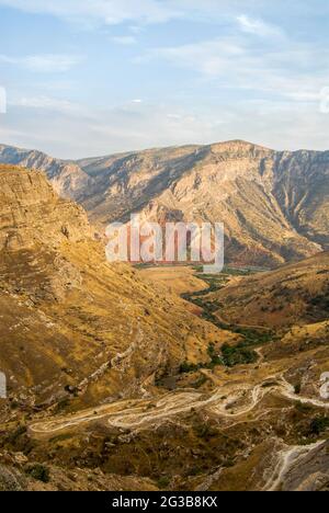 Vue sur le paysage de la vallée de Bolan.Siirt,Turquie Banque D'Images