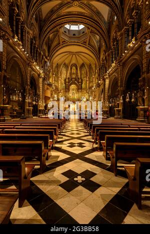 Intérieur de la basilique de l'abbaye de Montserrat (Bages, Barcelone, Catalogne, Espagne) ESP: Intérieur de la basílica de la Abadía de Montserrat, España Banque D'Images