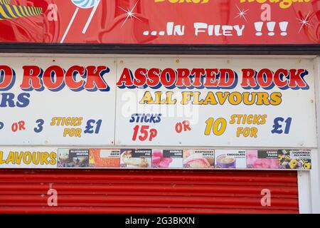 Filey dans le nord du Yorkshire. Filey est une ville côtière sur la côte nord-est du Yorkshire. Un lieu de vacances populaire pour les familles et les personnes en voyage d'une journée comme plus Banque D'Images